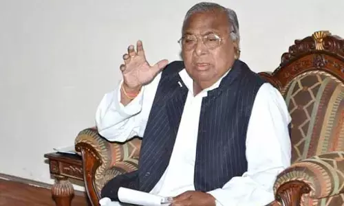నా 50 ఏళ్ల రాజకీయ జీవితంలో ఇలాంటి దాడులు చూడలే: వీహెచ్