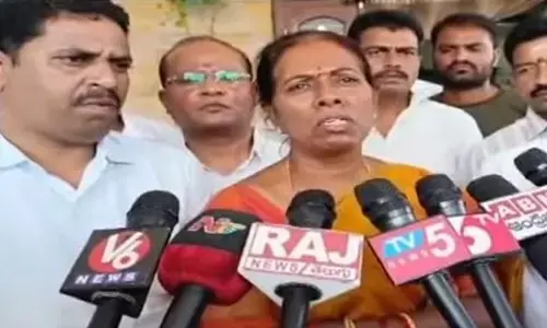 బీజేపీ నేతలేవరైనా ఫోన్ చేస్తే చెప్పుతో కొడతా: సొంత పార్టీ లీడర్లపై తుల ఉమ ఆగ్రహం