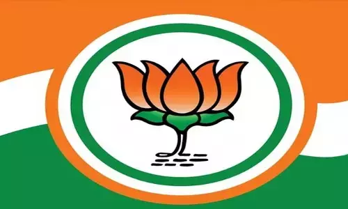 మందికి నీతి చెప్తాం కానీ..