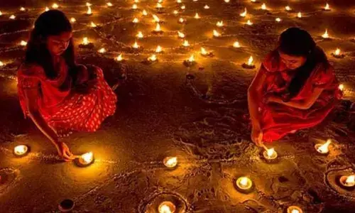 మీ రాశి ఏంటి?.. దీపావళికి మీరు ఏ రంగు బట్టలు ధరించాలి?