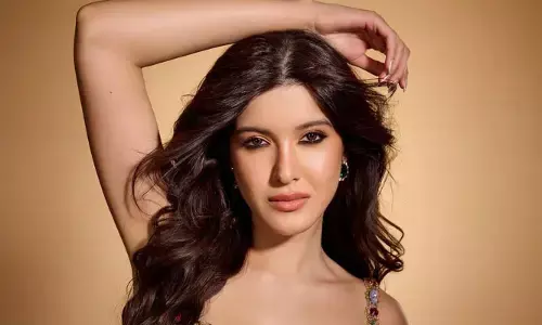 Shanaya Kapoor looks so beautiful