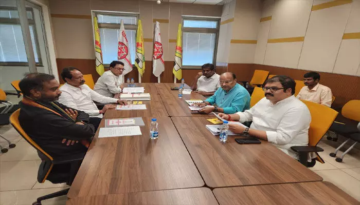 రూపకల్పనకు అడుగులు: టీడీపీ - జనసేన పార్టీల మేనిఫెస్టో కమిటీ సభ్యుల సమావేశం రూపకల్పనకు అడుగులు: టీడీపీ - జనసేన పార్టీల మేనిఫెస్టో కమిటీ సభ్యుల సమావేశం