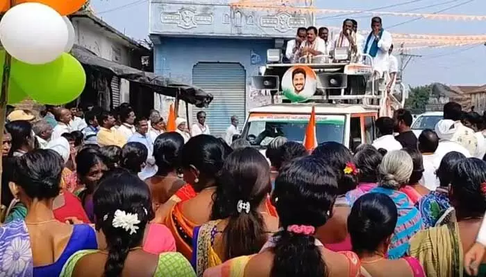 ఎద్దు పని చేయకుంటే అమ్మేసినట్లు పని చేయని ఎమ్మెల్యేను మర్చేద్దాం ఎద్దు పని చేయకుంటే అమ్మేసినట్లు పని చేయని ఎమ్మెల్యేను మర్చేద్దాం