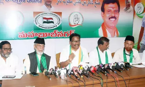 పాలమూరులో ప్రజాస్వామ్యం ఉందా..? : యెన్నం శ్రీనివాస్ రెడ్డి