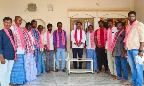 నేతలు పార్టీ మారిన ఓటర్లు మారరు