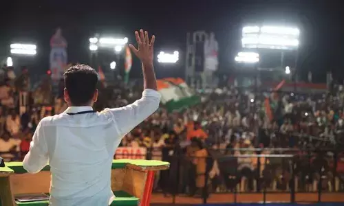 ఆ ముగ్గురు గొడ్డళ్లతో బయలుదేరారు.. రేవంత్ రెడ్డి సంచలన వ్యాఖ్యలు