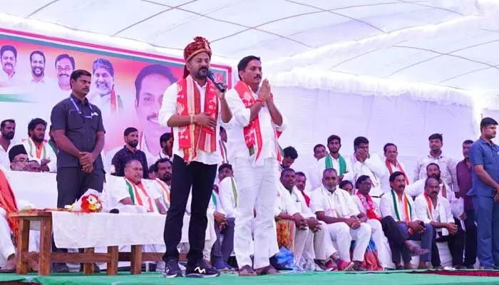 దొరల పాలన పోవాలి.. ప్రజాపాలన రావాలి : రేవంత్ రెడ్డి దొరల పాలన పోవాలి.. ప్రజాపాలన రావాలి : రేవంత్ రెడ్డి