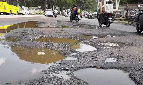 రోడ్డుపై ప్రయాణం.. కాకూడదు ప్రాణసంకటం...!