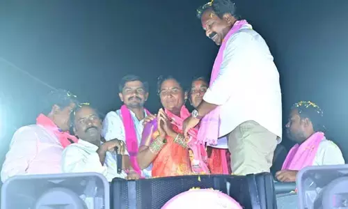 వర్ధన్నపేట కాంగ్రెస్‌కి బిగ్ షాక్.. ఇద్దరు ఎంపీటీసీలు  బీఆర్ఎస్‌లో చేరిక