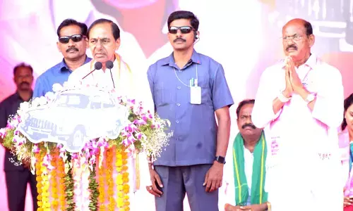 ధరణి తీసేస్తామన్న కాంగ్రెస్ కావాలా...రైతులకు మేలు చేసే బీఆర్ఎస్ కావాలా..
