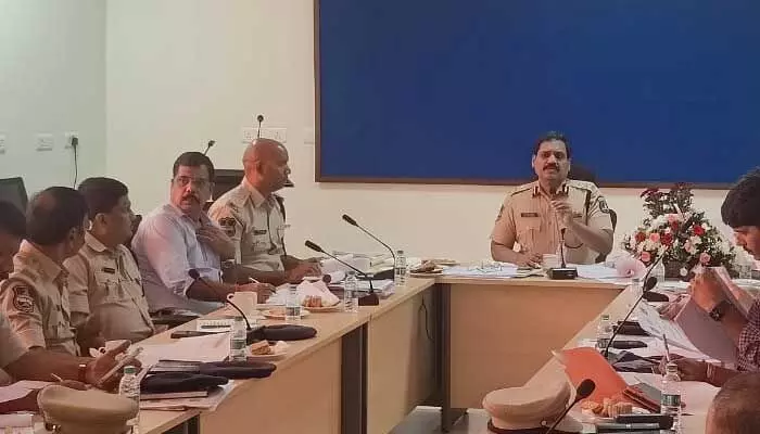ఈ 13 రోజులు కీలకం.. అలర్ట్గా ఉండాలి: సైబరాబాద్సీపీ ఈ 13 రోజులు కీలకం.. అలర్ట్గా ఉండాలి: సైబరాబాద్సీపీ