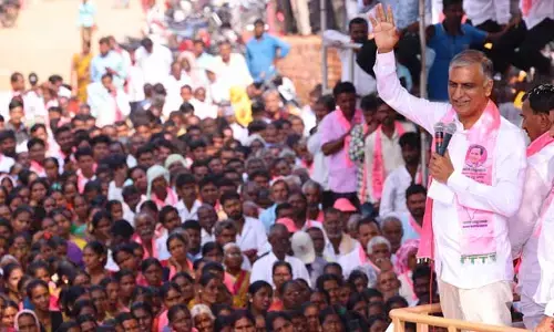 రేవంత్‌ది వ్యవసాయం చేసిన మొఖమేనా...? : హరీశ్ రావు