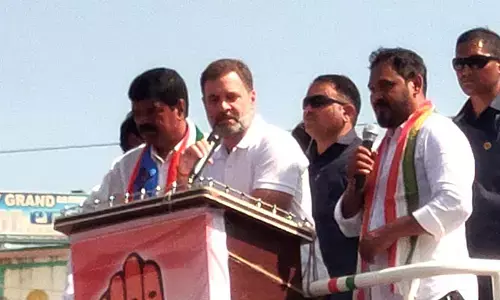 Rahul Gandhi : కేసీఆర్ రాష్ట్రాన్ని దోచుకుంటున్నారు