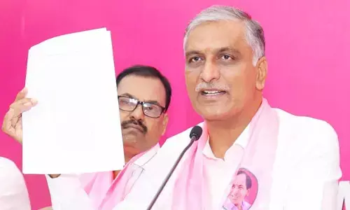 Harish Rao : ఆ జిల్లా రైతుల ఆత్మహత్యలపై సర్కార్ స్పందించాలి : హరీష్ రావు డిమాండ్