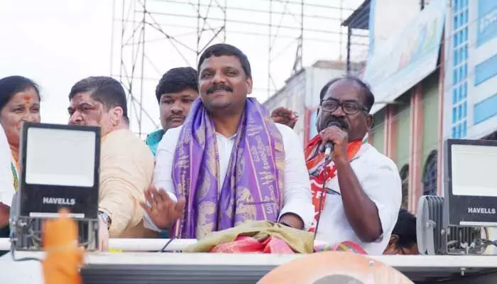 బీఆర్ఎస్ అస్తికలు గోదావరిలో కలపడం తథ్యం బీఆర్ఎస్ అస్తికలు గోదావరిలో కలపడం తథ్యం