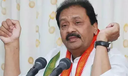 నడి బజార్‌లో నిలబెట్టి కేసీఆర్‌ను శిక్షించాలి: షబ్బీర్ అలీ షాకింగ్ కామెంట్స్
