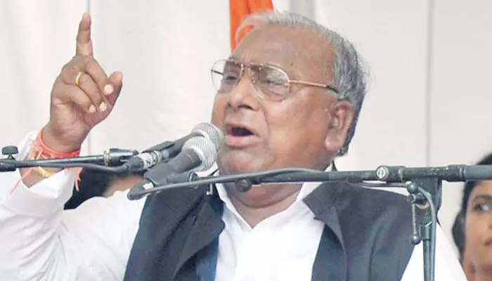 వైన్స్ షాపుల్లో తెలంగాణ నంబర్ వన్: వీహెచ్ వైన్స్ షాపుల్లో తెలంగాణ నంబర్ వన్: వీహెచ్