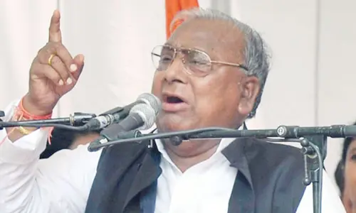 వైన్స్ షాపుల్లో తెలంగాణ నంబర్ వన్: వీహెచ్