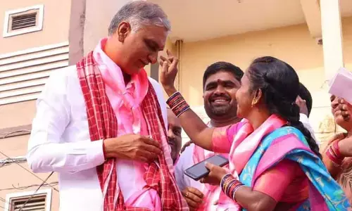 కేసీఆర్ గెలిస్తే అందరం బాగుపడతాం లేదంటే బాధపడతాం