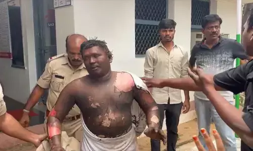 ‘నీ భార్యను వదిలేసి వెళ్లిపో..లేకుంటే లోపలేస్తా’ భర్తకు కానిస్టేబుల్ బెదిరింపులు: ఒంటిపై పెట్రోల్ పోసుకుని..