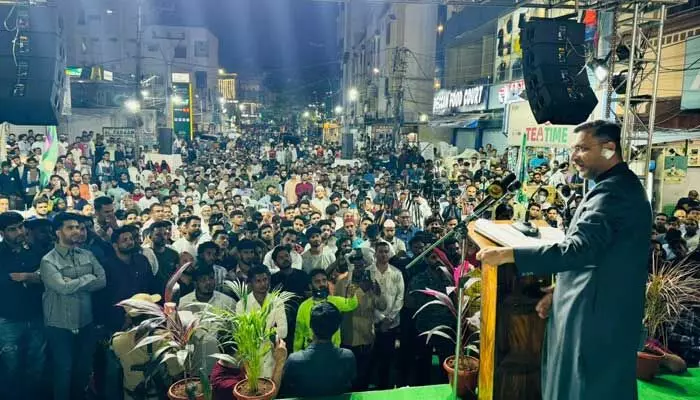 బీజేపీ, కాంగ్రెస్లను టార్గెట్ చేసిన అక్బరుద్దీన్ బీజేపీ, కాంగ్రెస్లను టార్గెట్ చేసిన అక్బరుద్దీన్