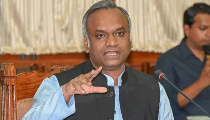ప్రధాని మోడీ, కేసీఆర్ది ఢిల్లీలో దోస్తీ.. గల్లీలో కుస్తీ: ప్రియాంక్ ఖర్గే ఫైర్ ప్రధాని మోడీ, కేసీఆర్ది ఢిల్లీలో దోస్తీ.. గల్లీలో కుస్తీ: ప్రియాంక్ ఖర్గే ఫైర్