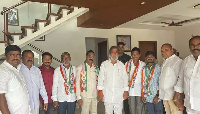 కాంగ్రెస్లో చేరిన బీఆర్ఎస్ నాయకులు కాంగ్రెస్లో చేరిన బీఆర్ఎస్ నాయకులు