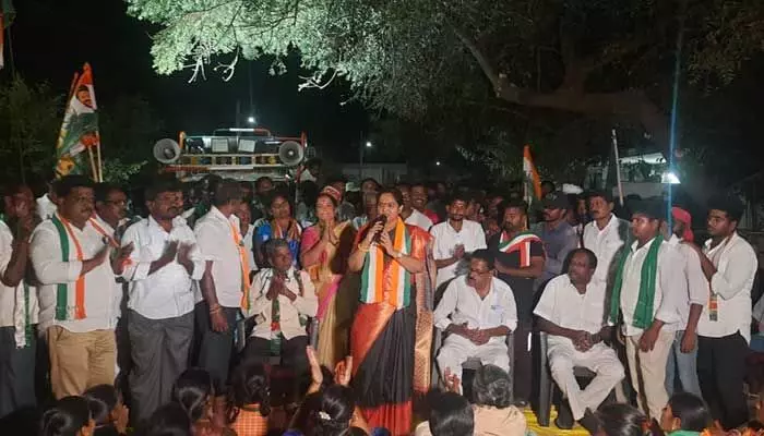 కేసీఆర్ పాలనలో మహిళలకు భద్రత కరువు : సింగపురం ఇందిరా కేసీఆర్ పాలనలో మహిళలకు భద్రత కరువు : సింగపురం ఇందిరా