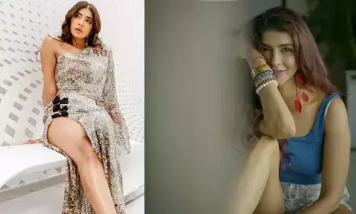 రాత్రి పడుకోబోయే ముందు ఫ్యాన్స్‌కు ట్రీట్ ఇచ్చిన మంచు లక్ష్మి