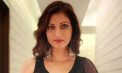 Hamsa Nandini looks cool