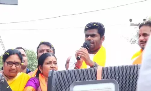 బీఆర్ఎస్, కాంగ్రెస్ రెండు యూజ్ లెస్ పార్టీస్: అన్నామలై