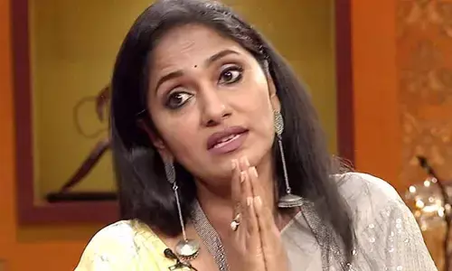 రెండో పెళ్లిపై షాకింగ్ కామెంట్స్ చేసిన యాంకర్ ఝాన్సీ..!