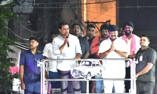 నిత్యం ప్రజల మధ్యలో ఉండే నాయకుడు తలసాని