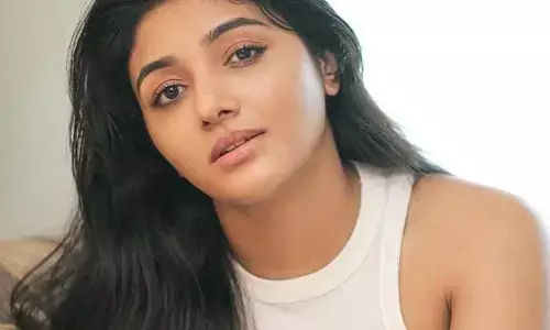Actress Mirna Menon : అందాలతో కాక పుట్టిస్తున్న ...జైలర్ కోడలు