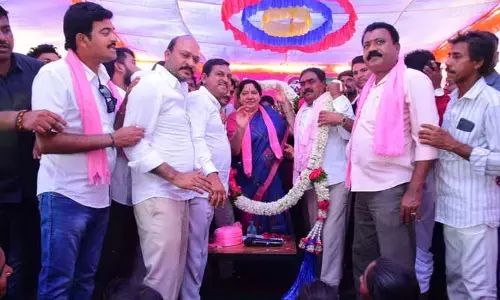 భూకబ్జాలు, రౌడీయిజం లాంటివి నాకు తెలియదు :  ఎర్రబెల్లి