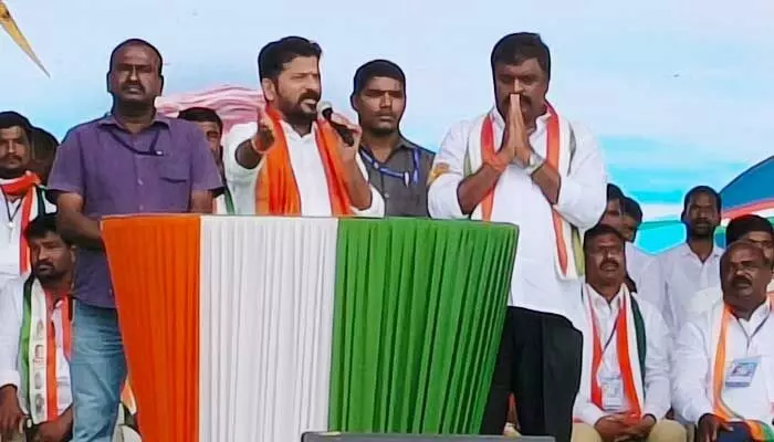 చెర్లపల్లి జైల్లో కేసీఆర్కు డబుల్ బెడ్ రూం ఇళ్లు కట్టిస్తా : రేవంత్ రెడ్డి చెర్లపల్లి జైల్లో కేసీఆర్కు డబుల్ బెడ్ రూం ఇళ్లు కట్టిస్తా : రేవంత్ రెడ్డి