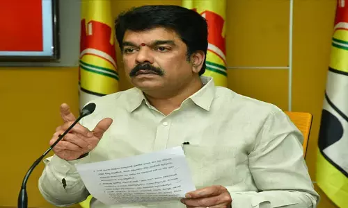 పొన్నవోలు ఏఏజీనా లేక జగన్ ఇంట్లో పాలేరా?: బొండా ఉమా