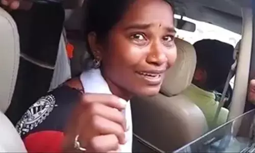 బర్రెలక్కపై దాడి చేయడం కరెక్ట్ కాదు