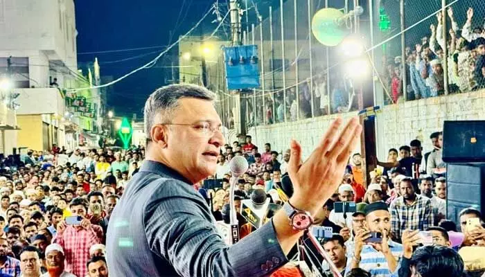 అక్బరుద్దీన్ సభలో పోలీసుల తప్పేం లేదు: డీసీపీ అక్బరుద్దీన్ సభలో పోలీసుల తప్పేం లేదు: డీసీపీ