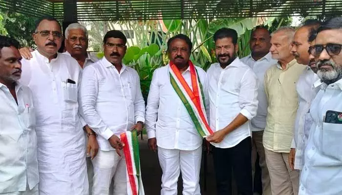 BRSకు బిగ్ షాక్! కాంగ్రెస్లో చేరిన సిట్టింగ్ ఎమ్మెల్యే BRSకు బిగ్ షాక్! కాంగ్రెస్లో చేరిన సిట్టింగ్ ఎమ్మెల్యే