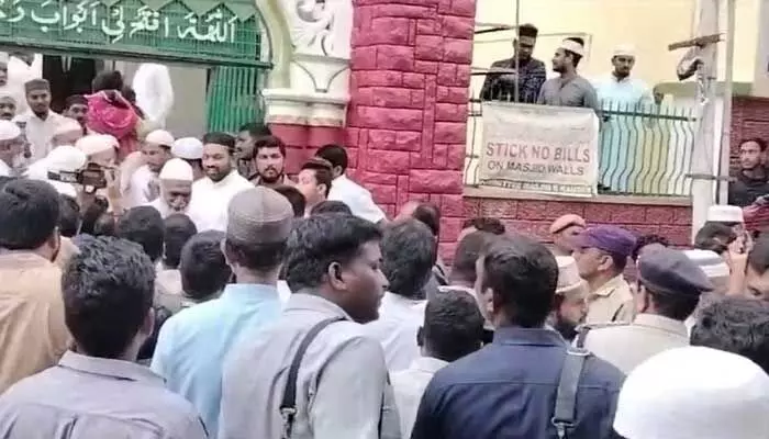 బీఆర్ఎస్, కాంగ్రెస్ పార్టీల మధ్య ప్రచారం హోరాహోరీ.. బీఆర్ఎస్, కాంగ్రెస్ పార్టీల మధ్య ప్రచారం హోరాహోరీ..