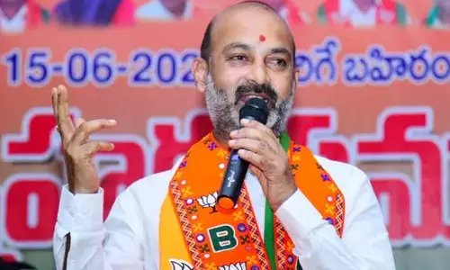 నిరూపిస్తే.. ఆస్తులన్నీ ప్రజలకు పంచుతా: బండి సంజయ్