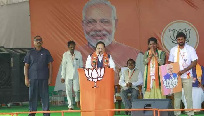 కాంగ్రెస్, బీఆర్ఎస్లు రాష్ట్రాన్ని భ్రష్టు పట్టించాయి : జేపీ నడ్డా కాంగ్రెస్, బీఆర్ఎస్లు రాష్ట్రాన్ని భ్రష్టు పట్టించాయి : జేపీ నడ్డా