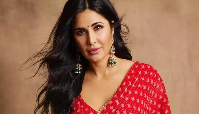 Katrina Kaif: కత్రినా కైఫ్ దగ్గర రూ.5 కోట్లు అప్పు చేసిన తెలుగు స్టార్ హీరో.. ? Katrina Kaif: కత్రినా కైఫ్ దగ్గర రూ.5 కోట్లు అప్పు చేసిన తెలుగు స్టార్ హీరో.. ?
