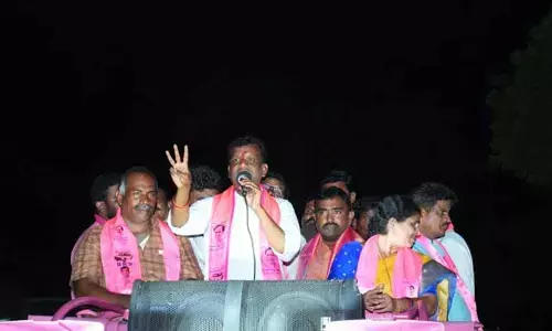 నూతనకల్‌లో ఎమ్మెల్యే గాదరి కిషోర్ రోడ్ షో