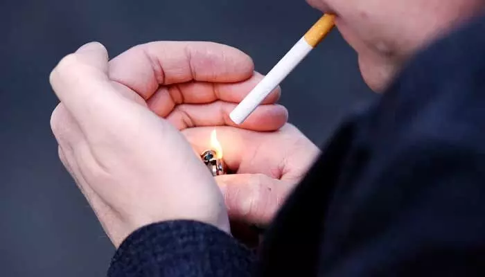Smoking: శీతాకాలంలో స్మోకింగ్.. శరీరంలో ఏ అవయవానికి ముప్పో తెలుసా? Smoking: శీతాకాలంలో స్మోకింగ్.. శరీరంలో ఏ అవయవానికి ముప్పో తెలుసా?