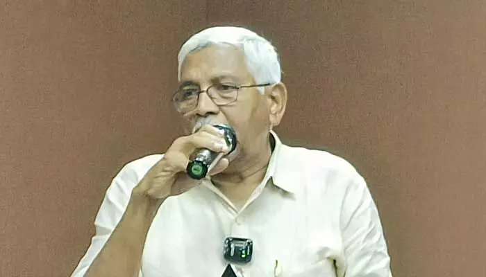 ఆరోజు కేసీఆర్ రాకపోవడమే మంచిదైంది.. కోదండరామ్ సంచలన వ్యాఖ్యలు ఆరోజు కేసీఆర్ రాకపోవడమే మంచిదైంది.. కోదండరామ్ సంచలన వ్యాఖ్యలు