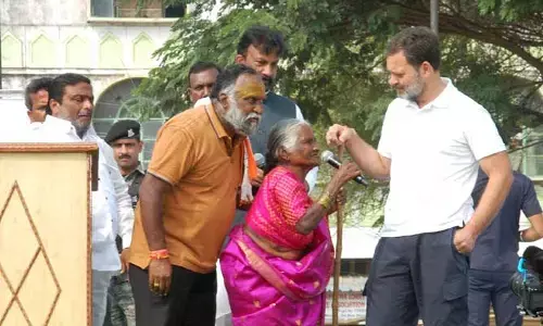 పాము వస్తుంది జాగ్రత్త.. ఎమ్మెల్యే జగ్గారెడ్డి