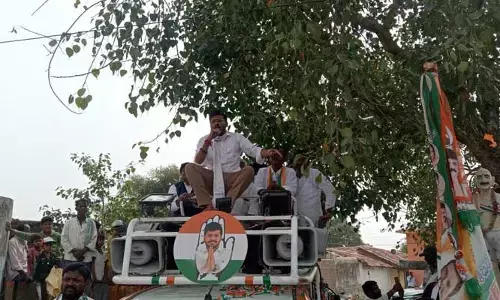 పదేళ్లు ప్రజలను మోసం చేసిన పద్మను ఇంటికి పంపుదాం..!