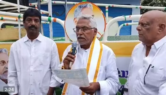 ఎన్నికల హామీలపై బాండ్ పేపర్ రాసిచ్చిన జీవన్ రెడ్డి ఎన్నికల హామీలపై బాండ్ పేపర్ రాసిచ్చిన జీవన్ రెడ్డి